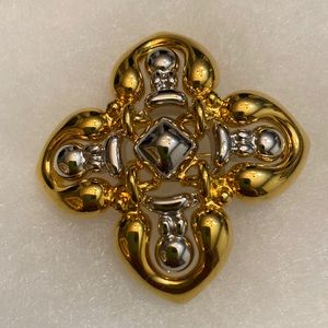 Pretty gold and silver tone 1 7/8” 4-point brooch